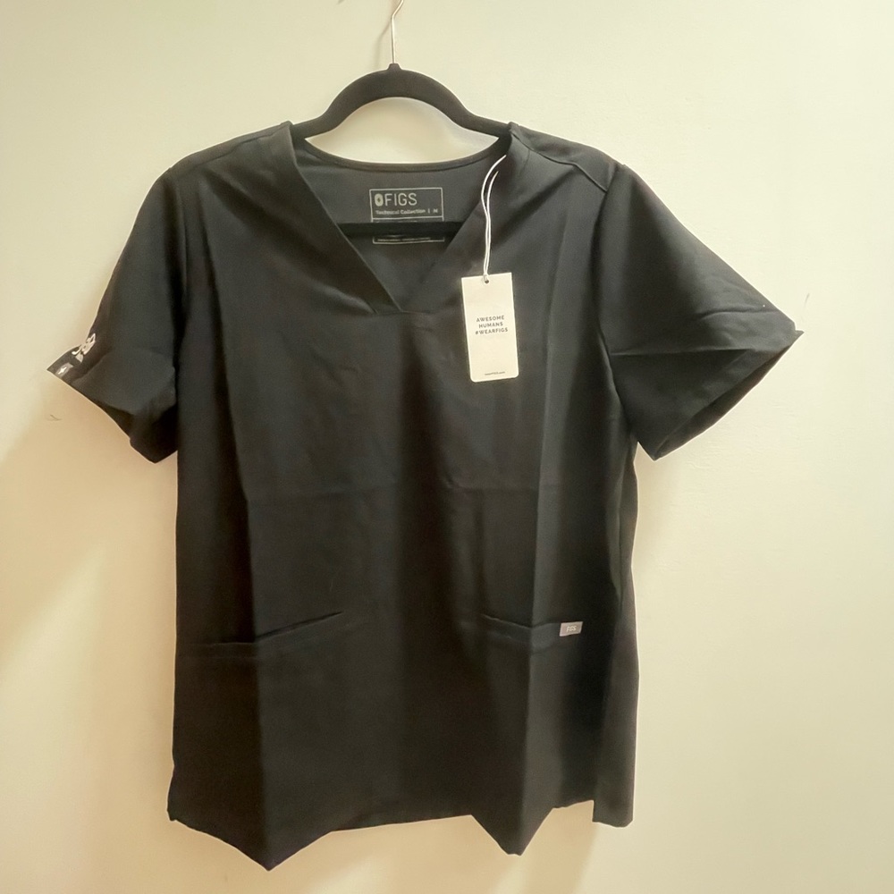 Aya FIGS 3 pocket scrub top